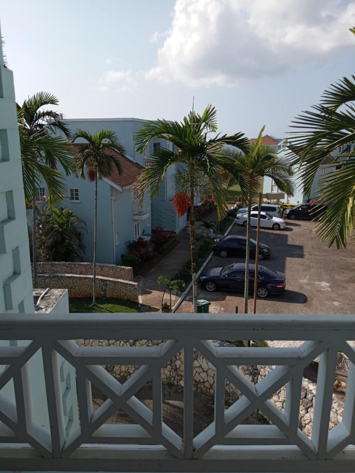 Point Village, Negril, Jamaica Екстер'єр фото