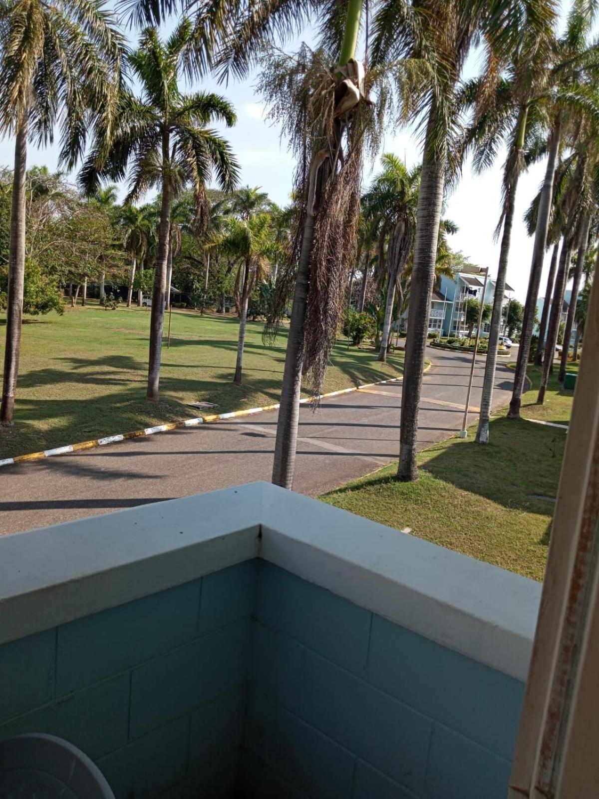 Point Village, Negril, Jamaica Екстер'єр фото