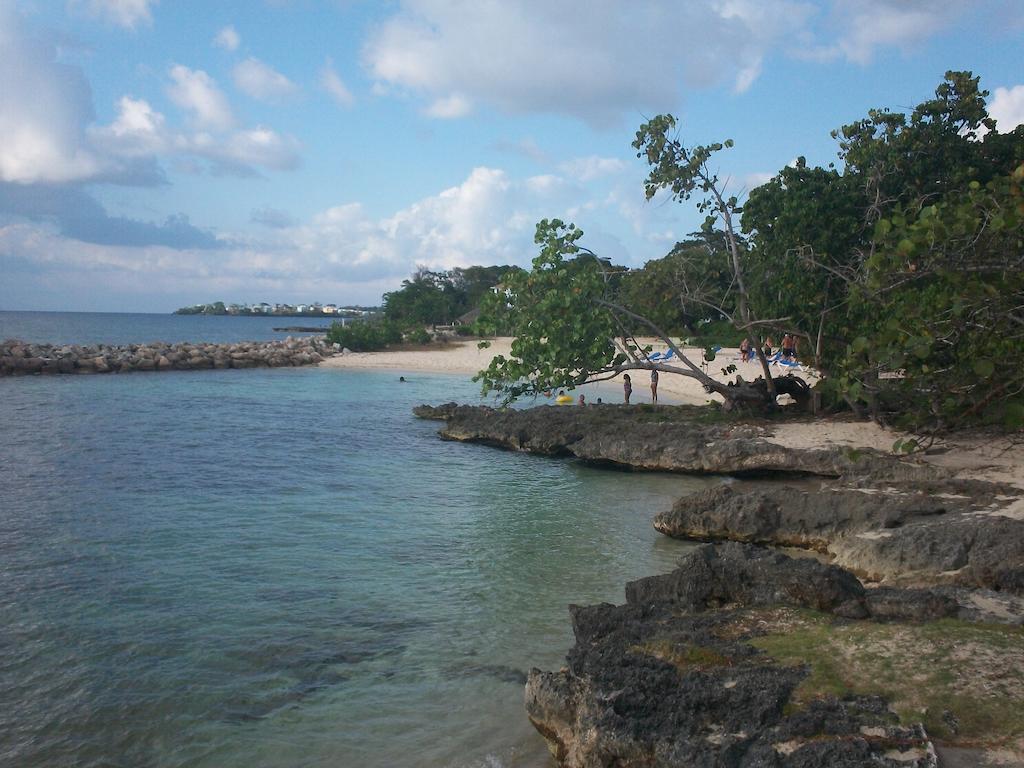 Point Village, Negril, Jamaica Екстер'єр фото