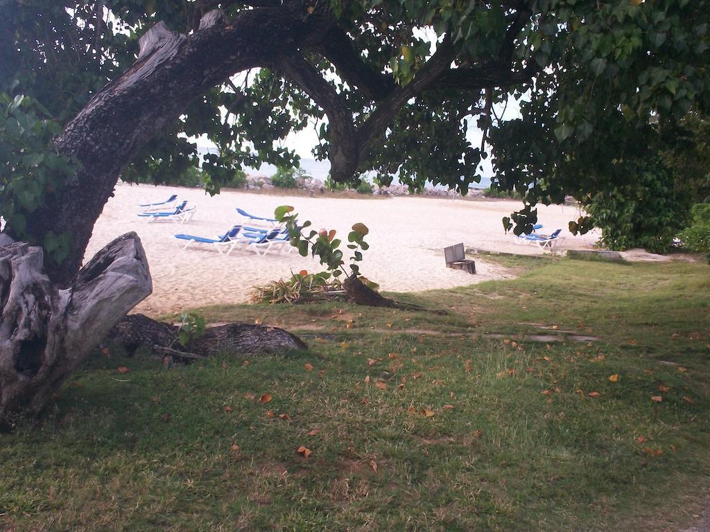 Point Village, Negril, Jamaica Екстер'єр фото